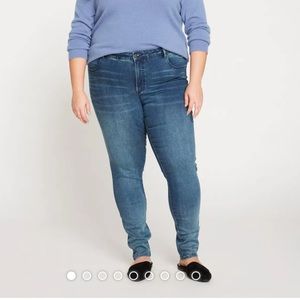 Universal Standard Seine Mid Rise Skinny Jean in distressed blue - size 10